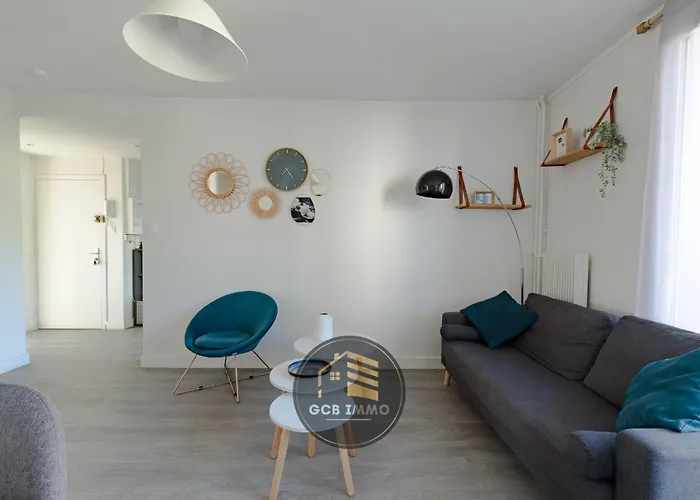 Lesdiguieres 3 Bedrooms Parking דירה *